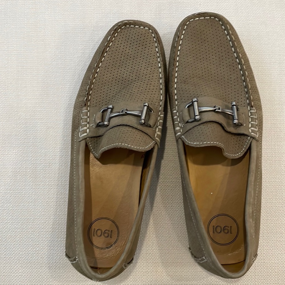 1901 Men’s Light Grey Loafer Size 10
